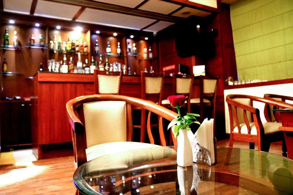 Comfort Inn Лакхнау Ресторан фото